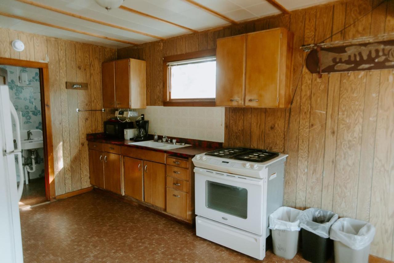 Silver Rapids Lodge & Campground Ely Extérieur photo