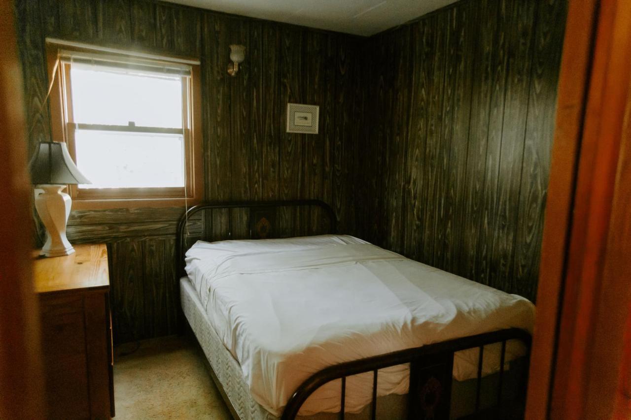 Silver Rapids Lodge & Campground Ely Extérieur photo