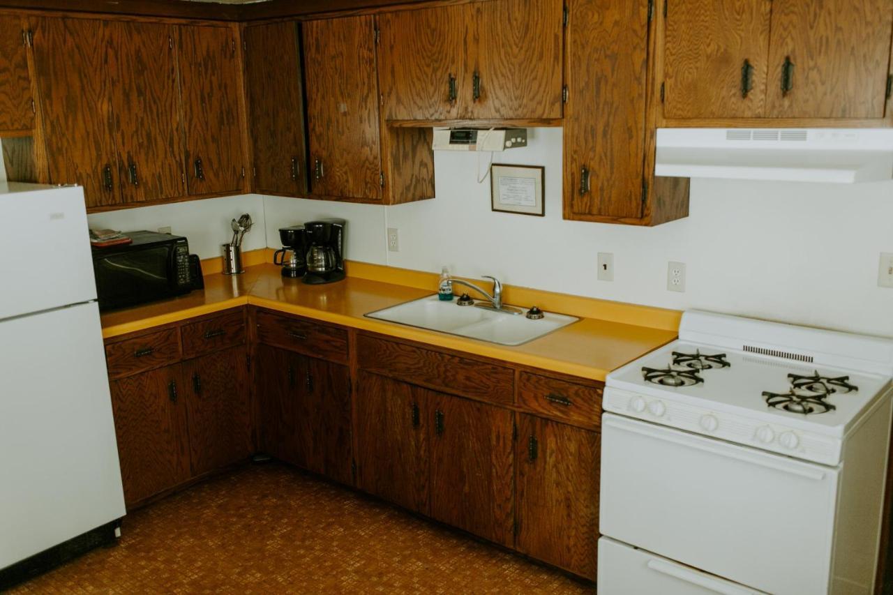 Silver Rapids Lodge & Campground Ely Extérieur photo